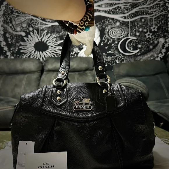 Vintage style Y2K Coach Black Leather Shoulder Bag with Silver Hardware handbag - Picture 13 of 17
